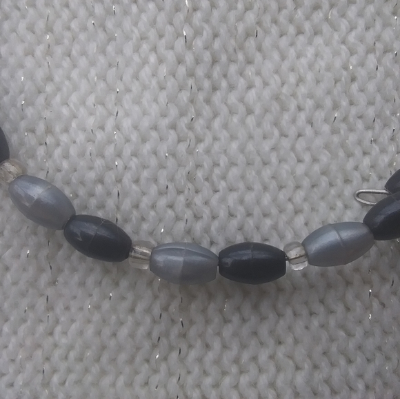 FREE w/ Bundle! Choker w Gray and Black Beads Adjustable - Picture 8 of 8
